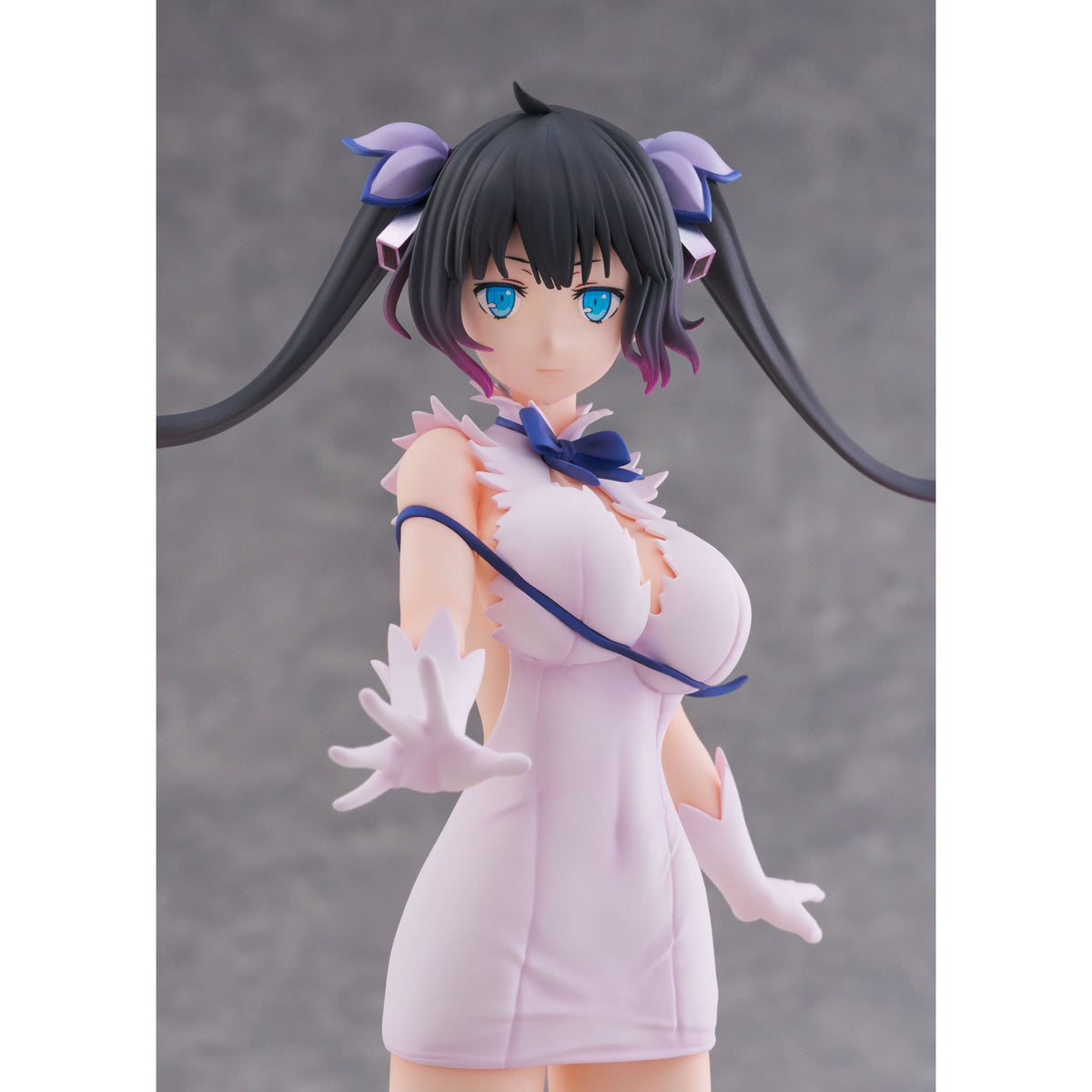 1/7スケールフィギュア 『ダンジョンに出会いを求めるのは間違っているだろうかV』 「ヘスティア」神威解放Ver.