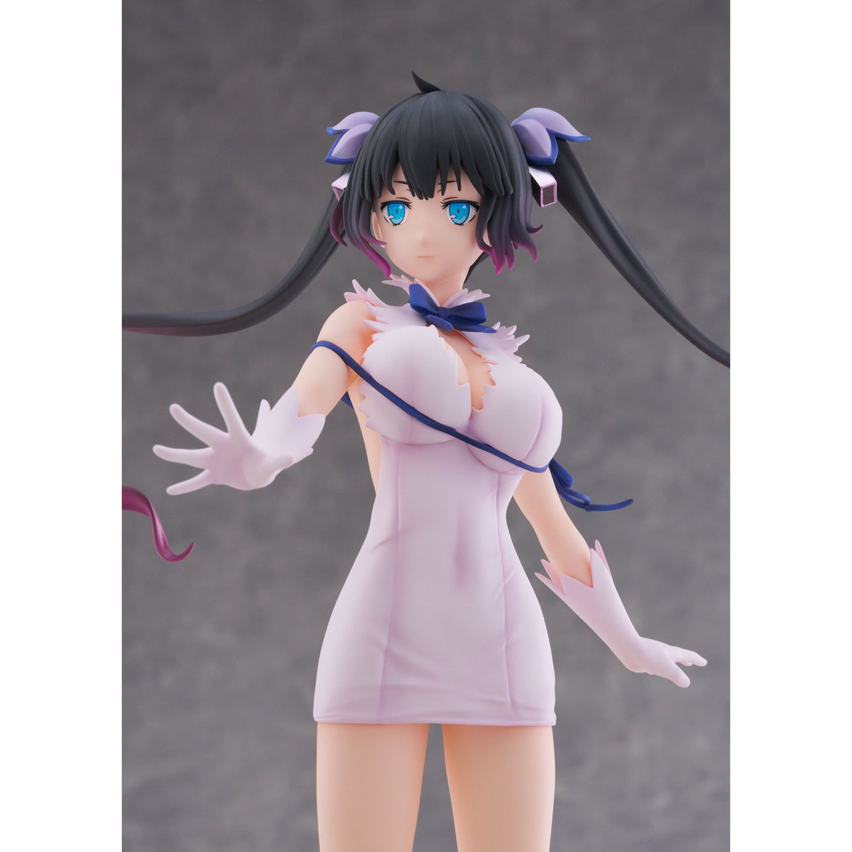 1/7スケールフィギュア 『ダンジョンに出会いを求めるのは間違っているだろうかV』 「ヘスティア」神威解放Ver.