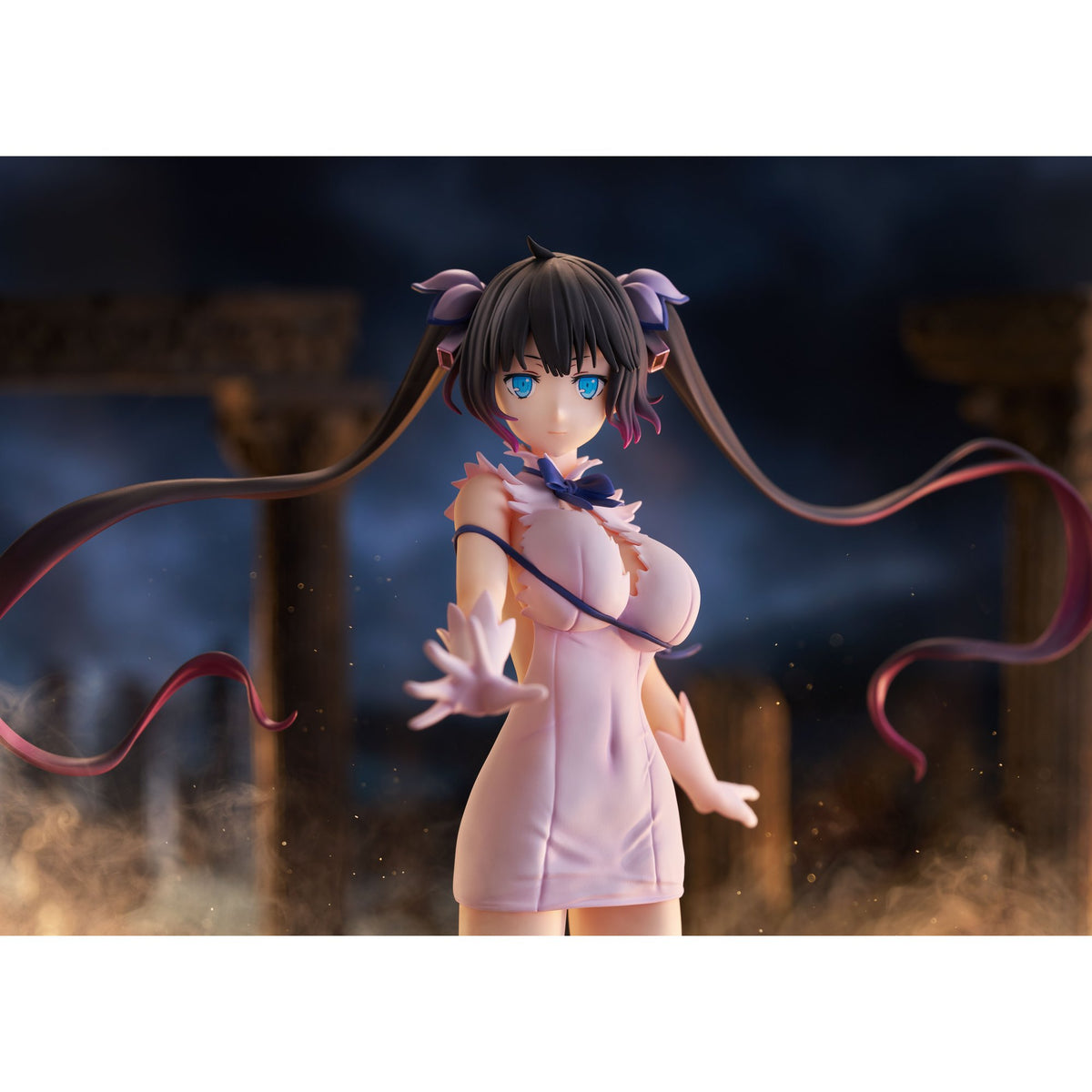 1/7スケールフィギュア 『ダンジョンに出会いを求めるのは間違っているだろうかV』 「ヘスティア」神威解放Ver.