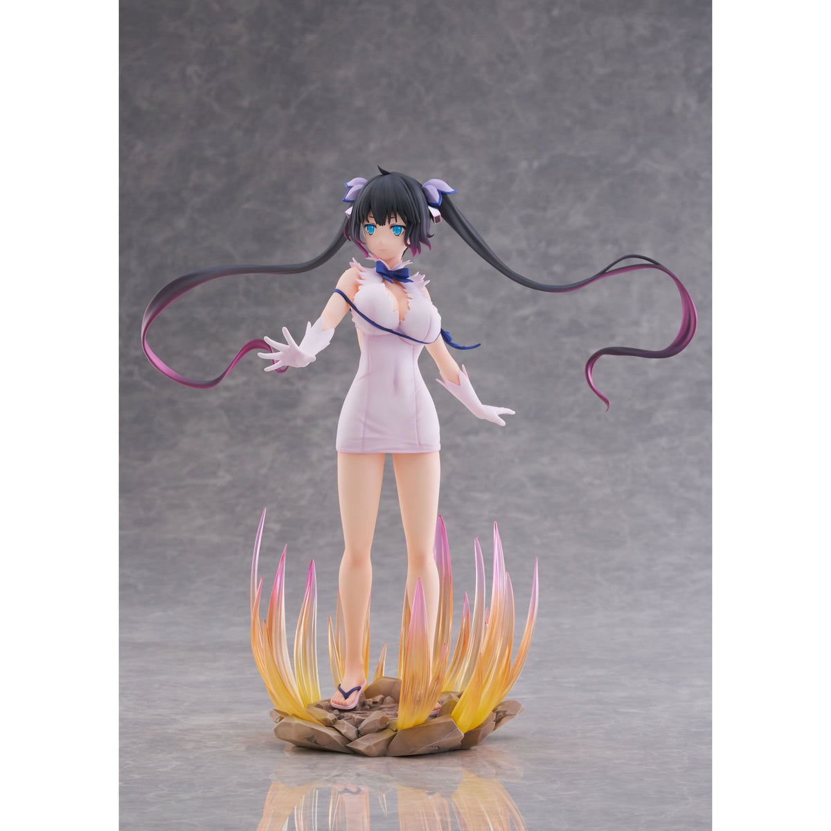 1/7スケールフィギュア 『ダンジョンに出会いを求めるのは間違っているだろうかV』 「ヘスティア」神威解放Ver.