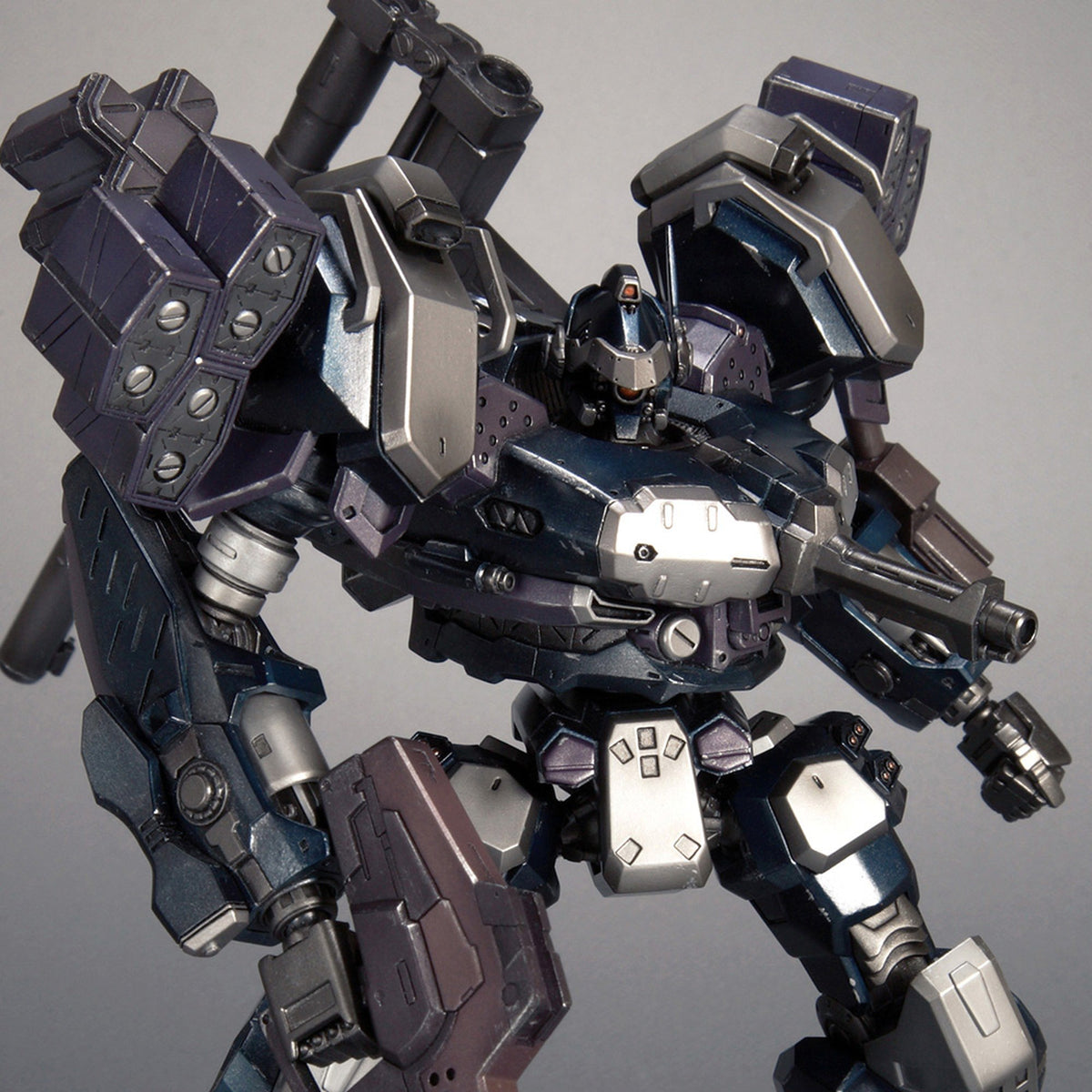 V.I.シリーズ 1/72 『ARMORED CORE』 クレスト CR-C75U2 白兵戦Ver.