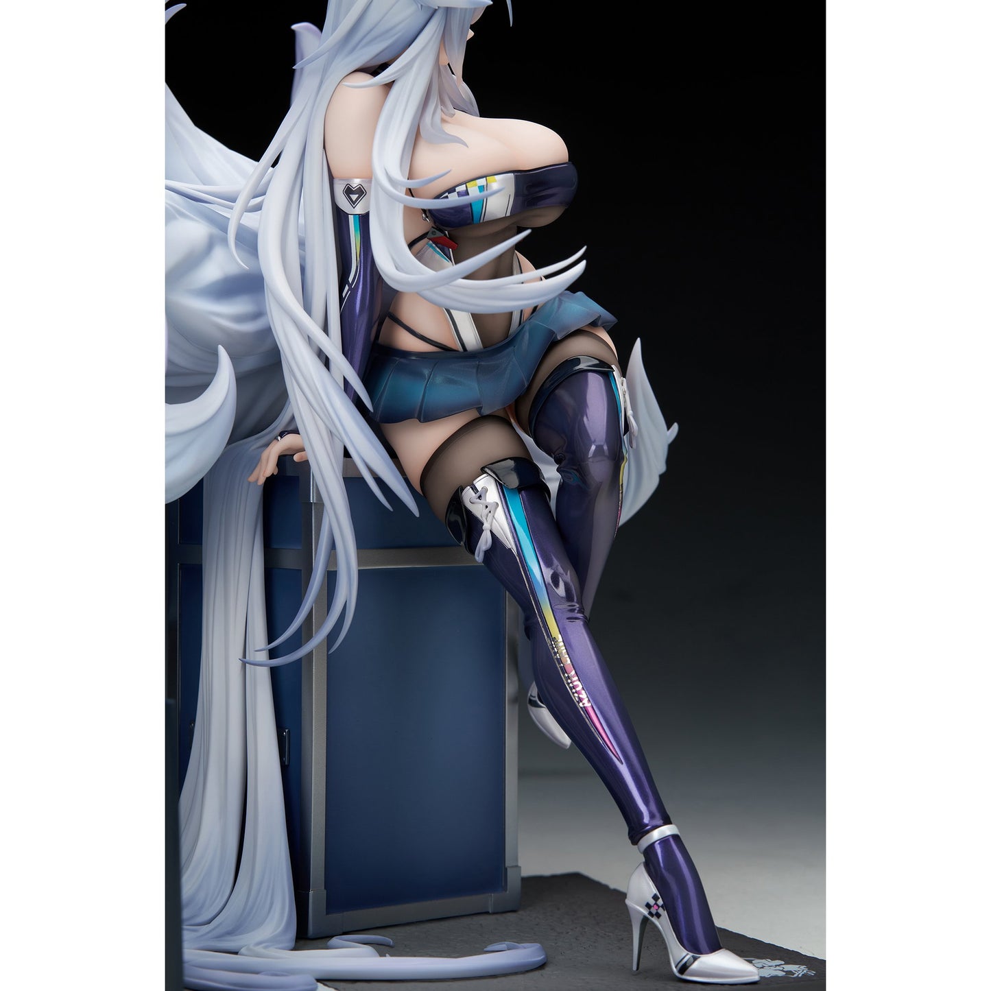 1/7 『アズールレーン』 信濃 寝待の銀輿Ver. LEDアクリル展示ケース付きスペシャル版