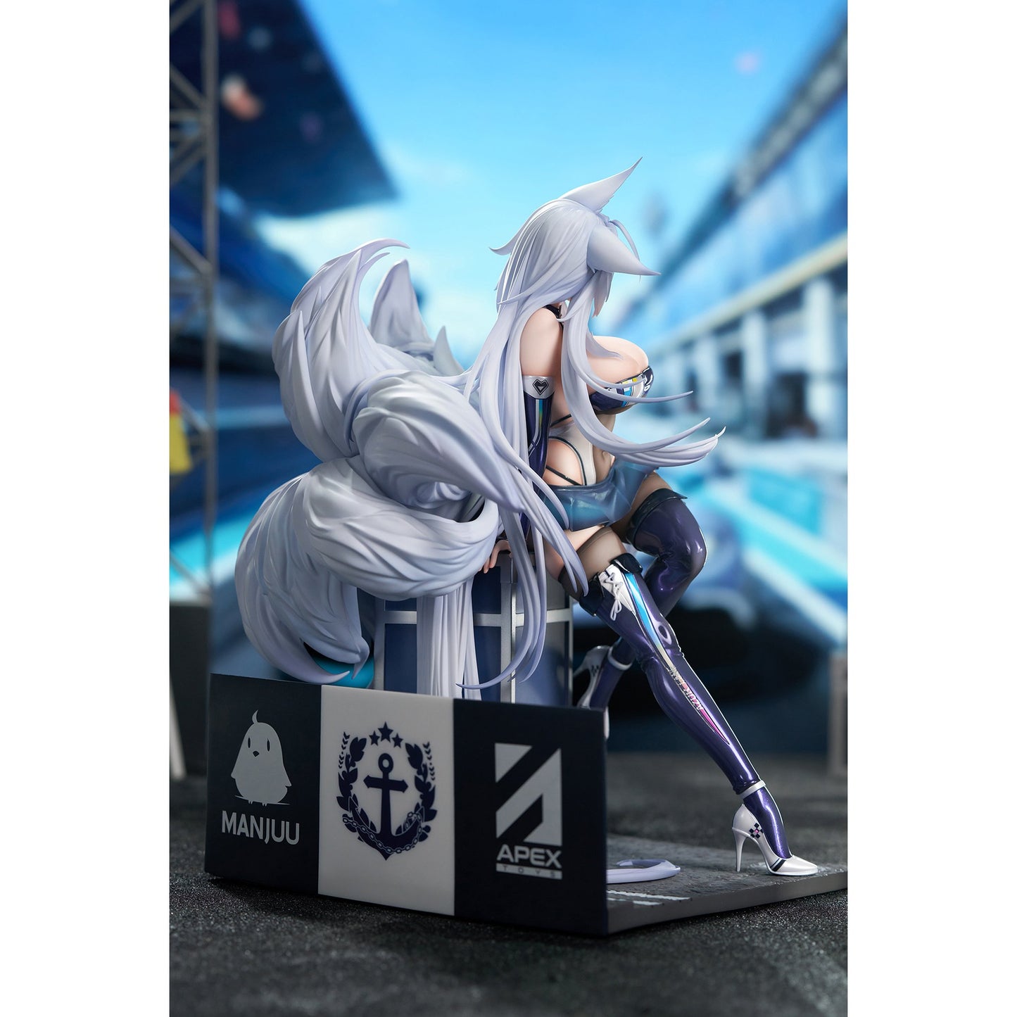 1/7 『アズールレーン』 信濃 寝待の銀輿Ver. LEDアクリル展示ケース付きスペシャル版