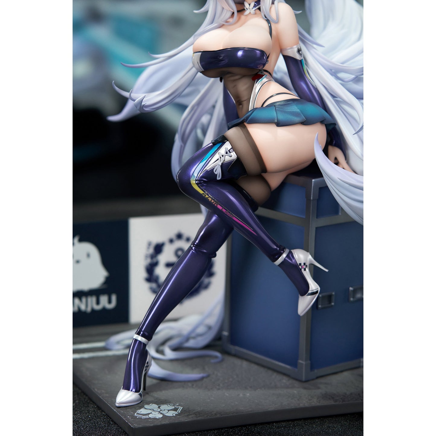 1/7 『アズールレーン』 信濃 寝待の銀輿Ver. LEDアクリル展示ケース付きスペシャル版