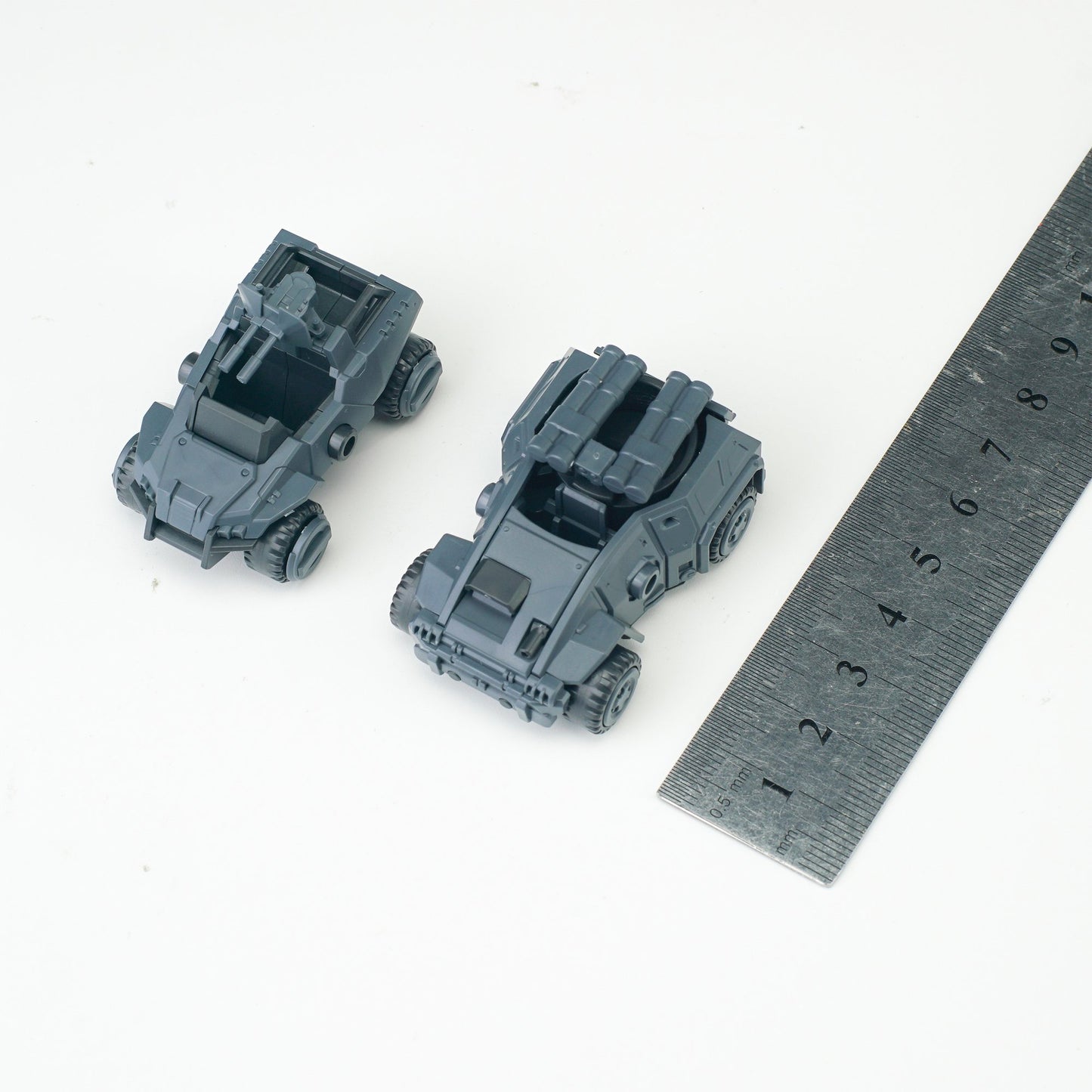 SHEIK MAINLAND 3 min projectシリーズ ヤマネコ戦闘車&ヤマアラシ戦闘車 1/18スケールプラスチックモデルキット(グレー)