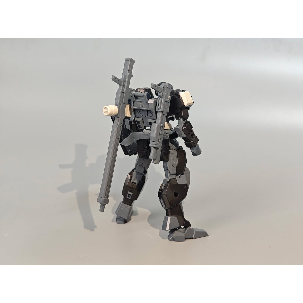 SHEIK MAINLAND ULTRA ACTION TROOPERシリーズ V-gilante(ヴィジラント) 1/144スケールプラスチックモデルキット(ブラック)