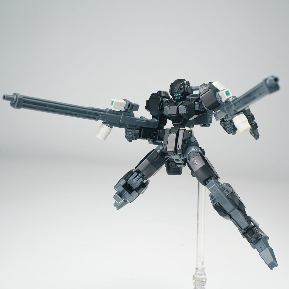SHEIK MAINLAND ULTRA ACTION TROOPERシリーズ V-gilante(ヴィジラント) 1/144スケールプラスチックモデルキット(ブラック)