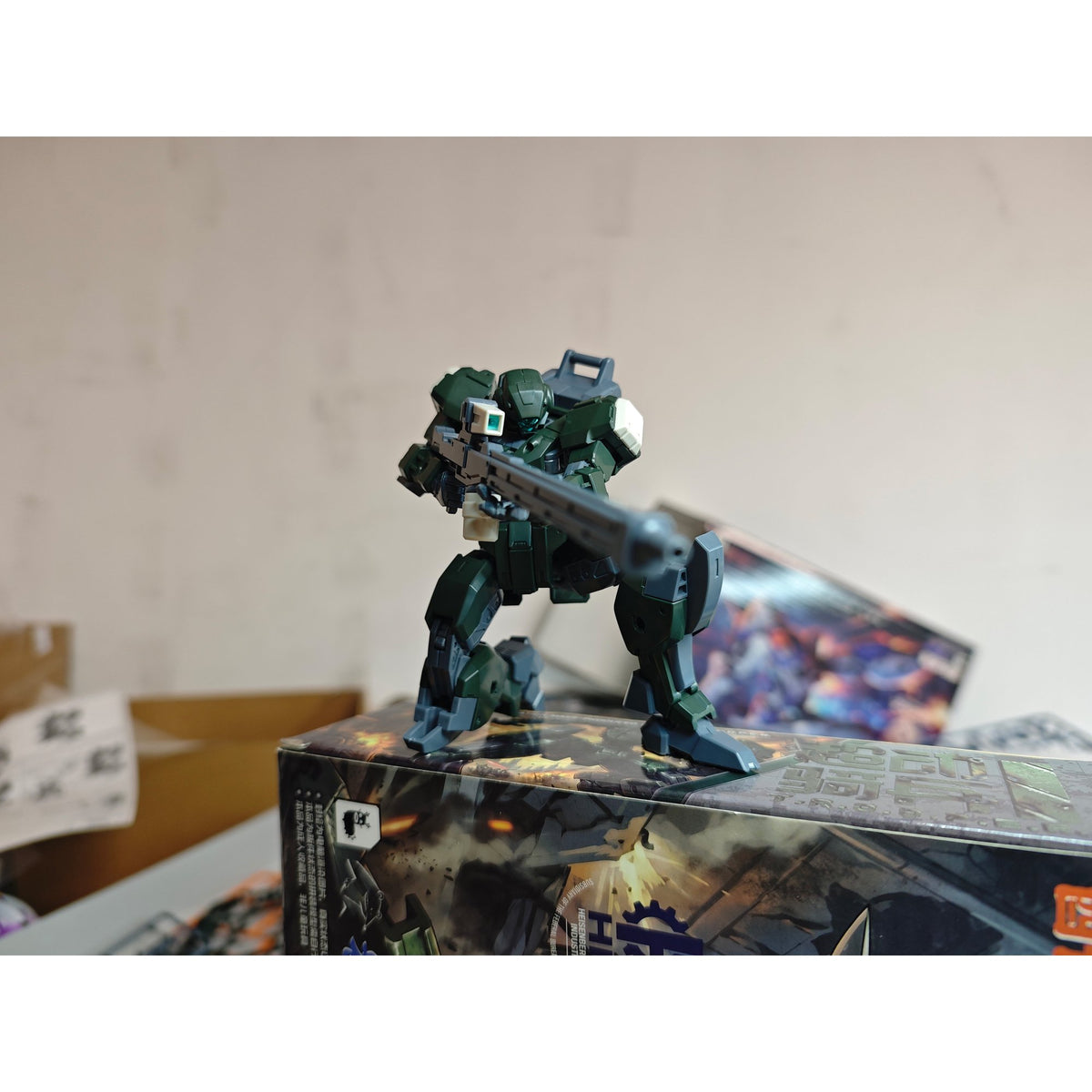 SHEIK MAINLAND ULTRA ACTION TROOPERシリーズ V-gilante(ヴィジラント) 1/144スケールプラスチックモデルキット(グリーン)