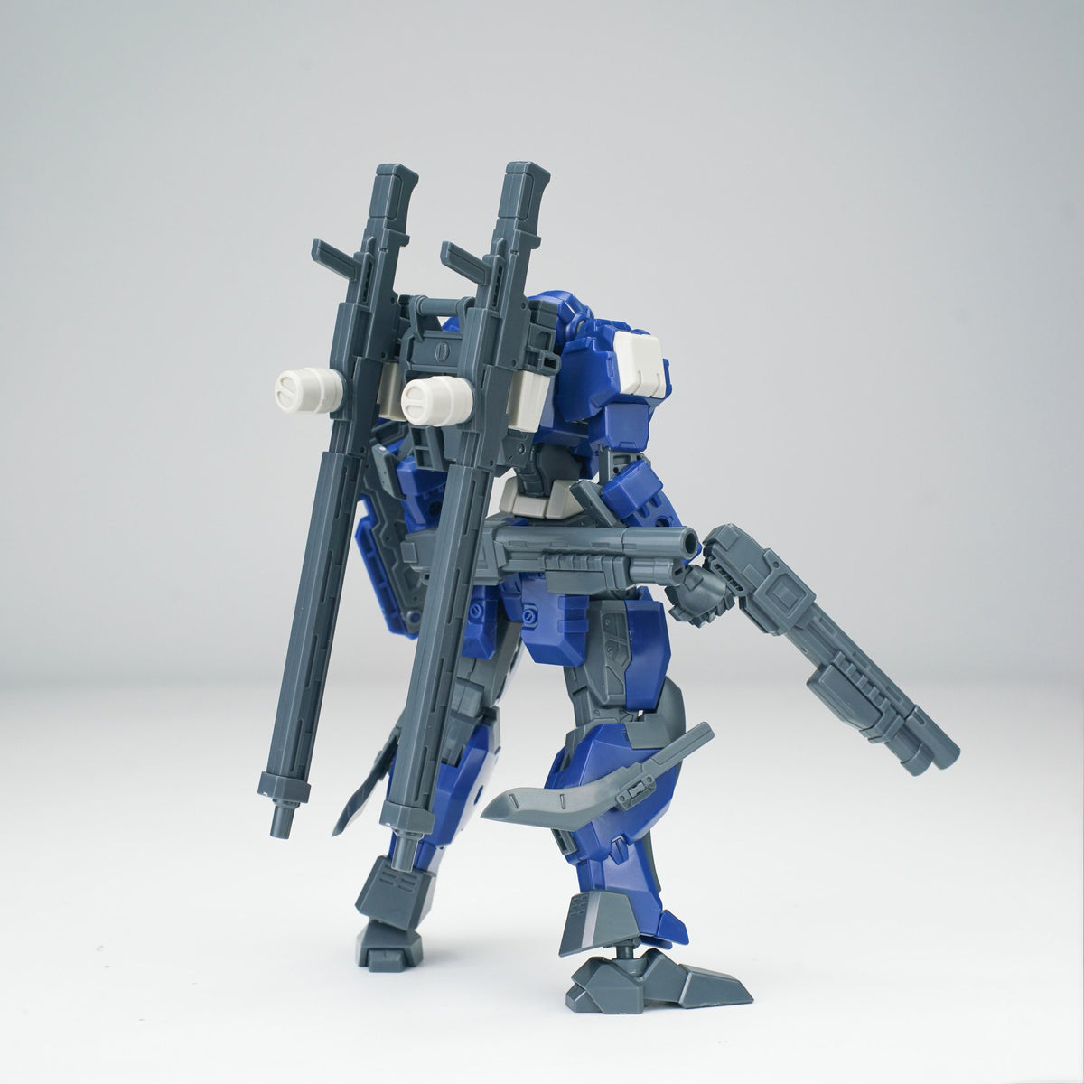 SHEIK MAINLAND ULTRA ACTION TROOPERシリーズ V-gilante(ヴィジラント) 1/144スケールプラスチックモデルキット(ブルー)