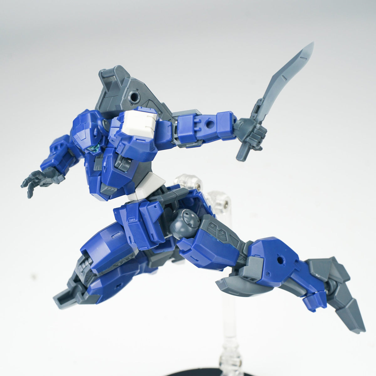 SHEIK MAINLAND ULTRA ACTION TROOPERシリーズ V-gilante(ヴィジラント) 1/144スケールプラスチックモデルキット(ブルー)