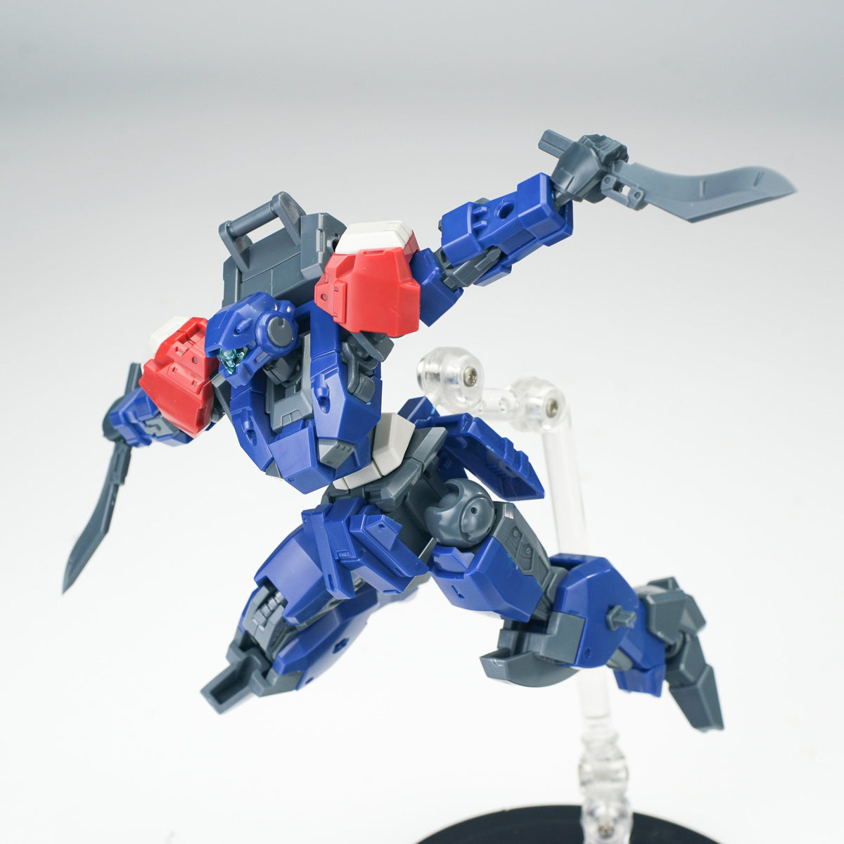SHEIK MAINLAND ULTRA ACTION TROOPERシリーズ V-gilante(ヴィジラント) 1/144スケールプラスチックモデルキット(ブルー)