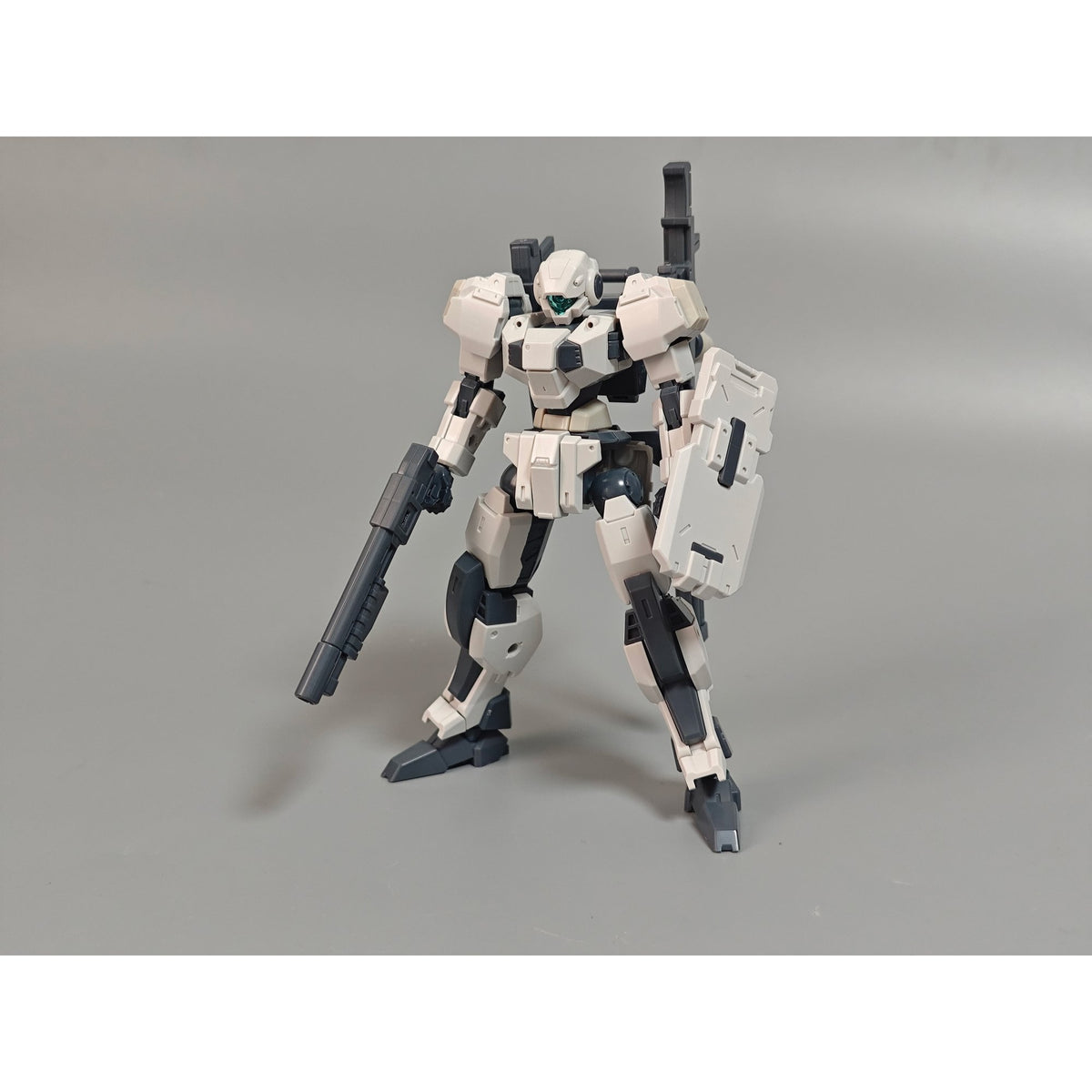SHEIK MAINLAND ULTRA ACTION TROOPERシリーズ V-gilante(ヴィジラント) 1/144スケールプラスチックモデルキット(ホワイト)