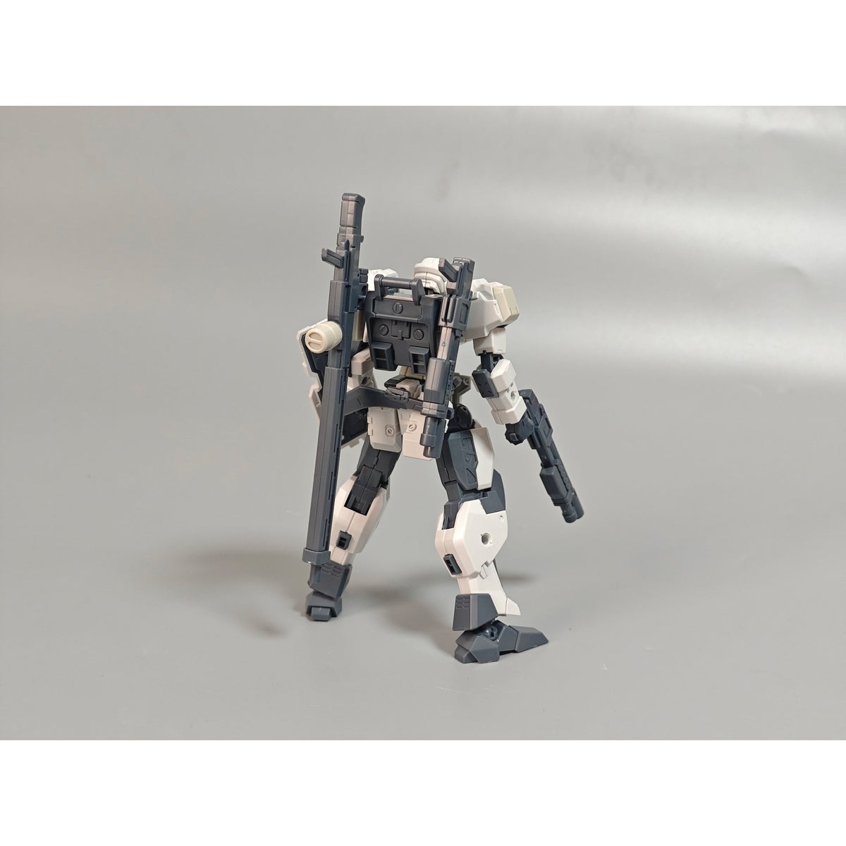 SHEIK MAINLAND ULTRA ACTION TROOPERシリーズ V-gilante(ヴィジラント) 1/144スケールプラスチックモデルキット(ホワイト)
