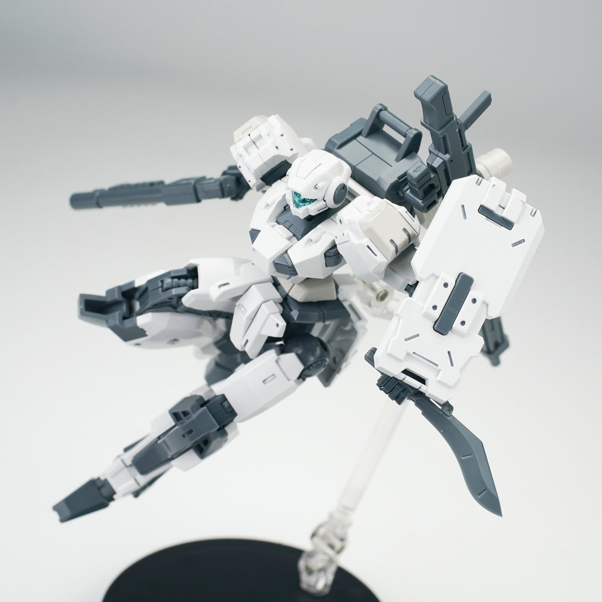 SHEIK MAINLAND ULTRA ACTION TROOPERシリーズ V-gilante(ヴィジラント) 1/144スケールプラスチックモデルキット(ホワイト)