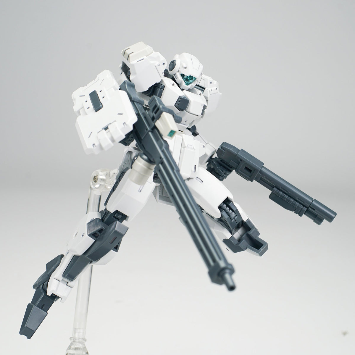 SHEIK MAINLAND ULTRA ACTION TROOPERシリーズ V-gilante(ヴィジラント) 1/144スケールプラスチックモデルキット(ホワイト)
