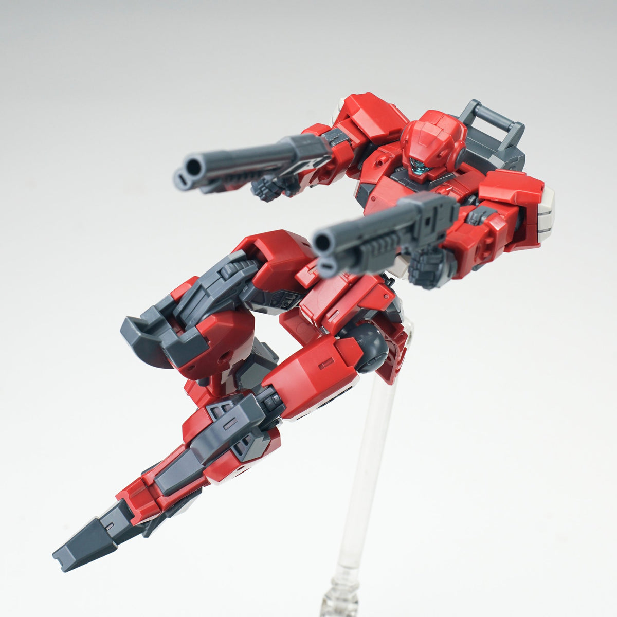 SHEIK MAINLAND ULTRA ACTION TROOPERシリーズ V-gilante(ヴィジラント) 1/144スケールプラスチックモデルキット(レッド)