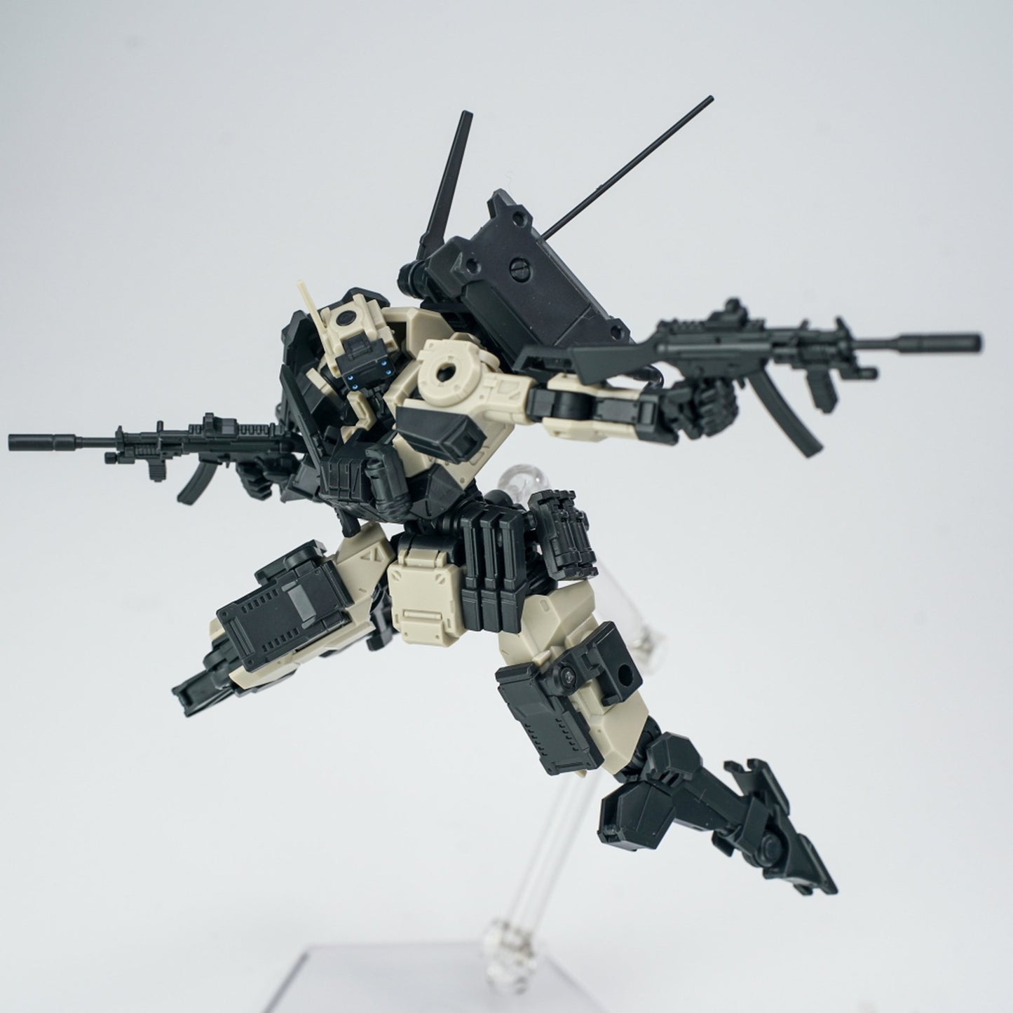 SHEIK MAINLAND 3 min project(スリーミニッツプロジェクト)シリーズ FENRIR(フェンリル)突撃型 1/18スケールプラスチックモデルキット(イエロー)