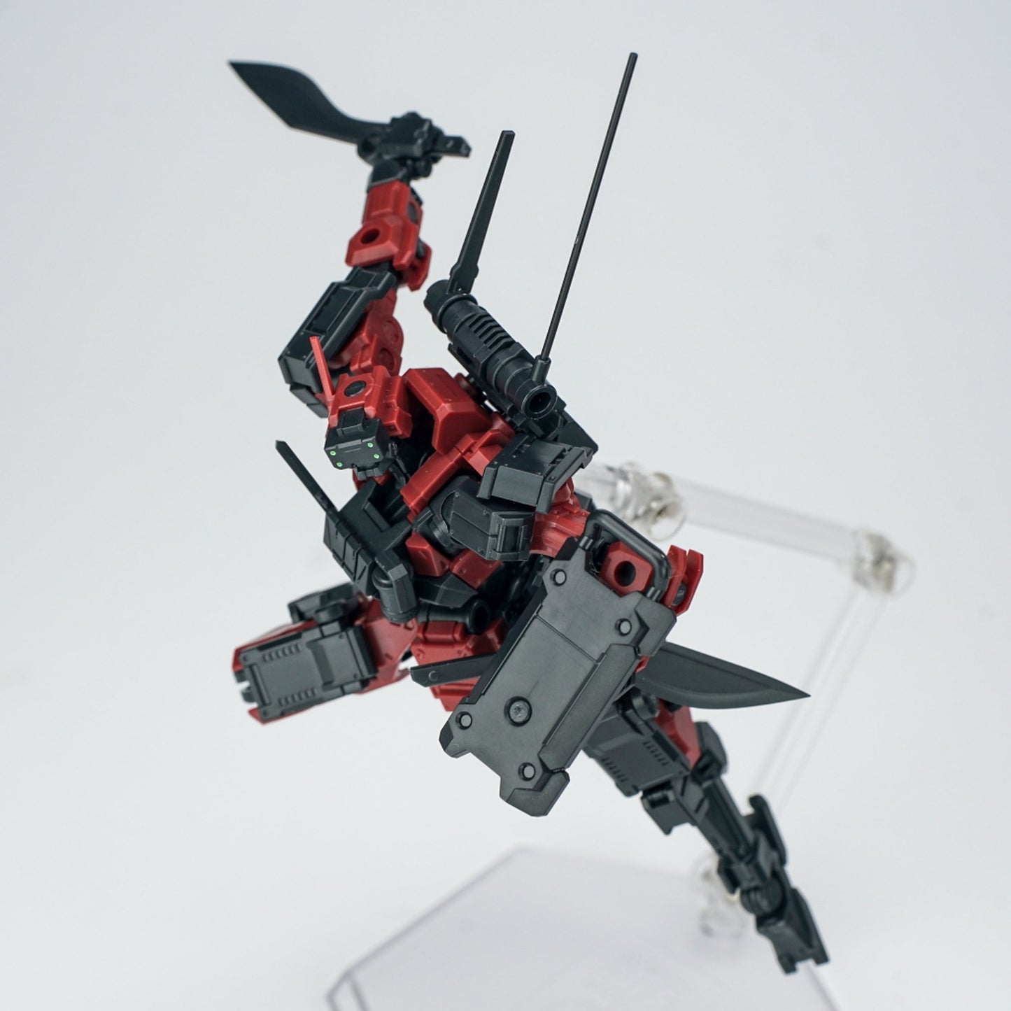 SHEIK MAINLAND 3 min project(スリーミニッツプロジェクト)シリーズ FENRIR(フェンリル)突撃型 1/18スケールプラスチックモデルキット(レッド)
