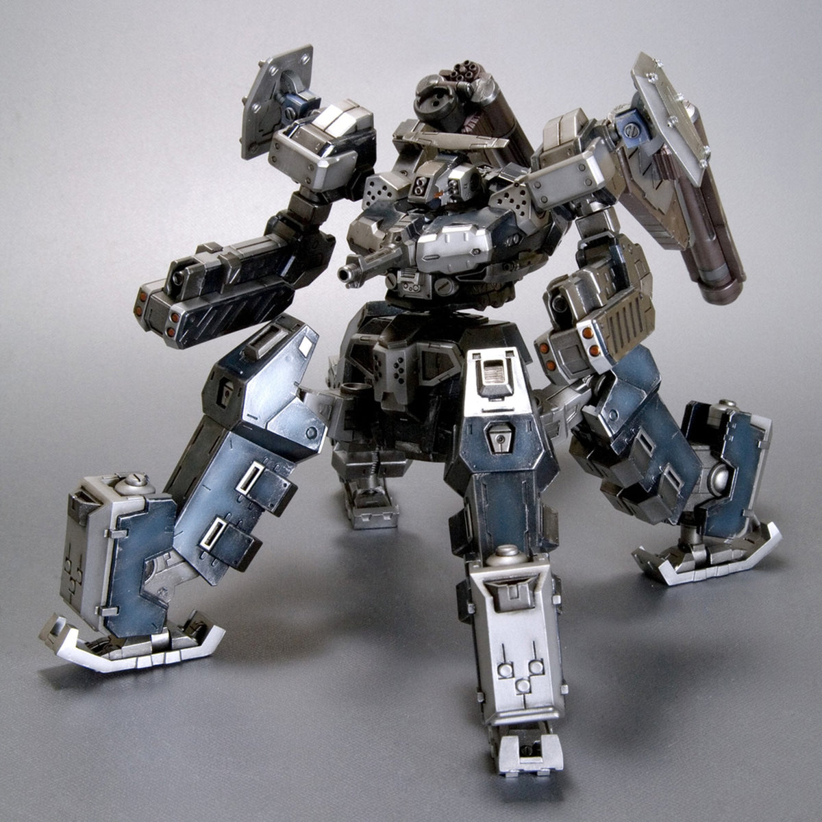 V.I.シリーズ 1/72 『ARMORED CORE』 クレスト CR-C75U2 デルタVer.