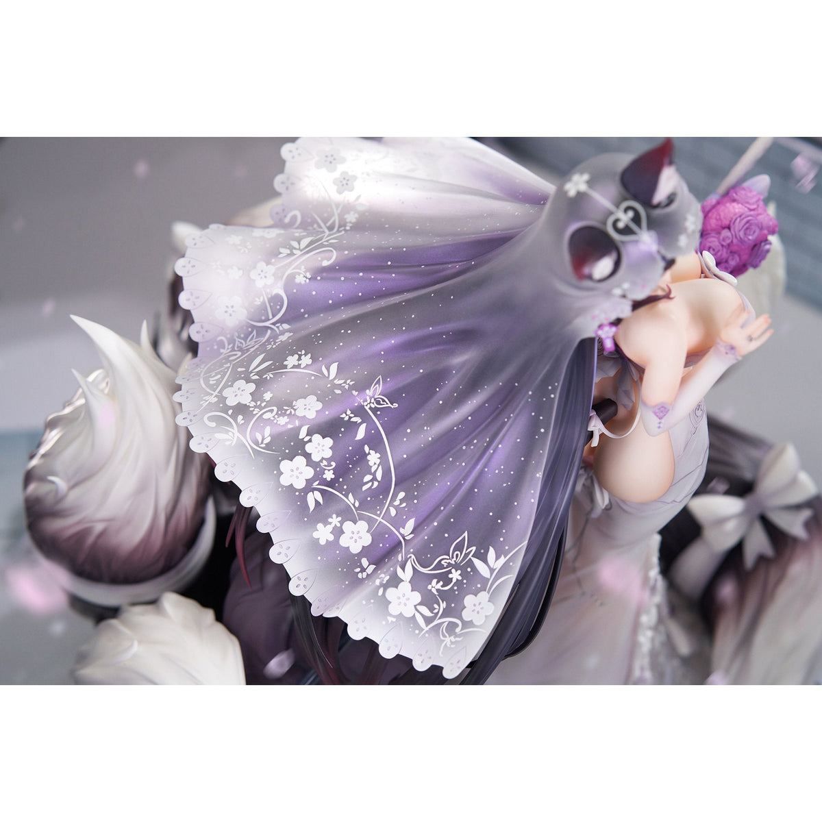 1/7 『アズールレーン』 武蔵 純潔清浄のウィステリアVer.  LEDアクリル展示ケース付きスペシャル版